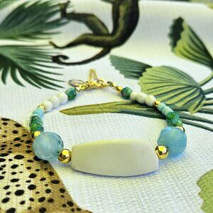 Bracelet with Agate focal Bead and Natural, Glass and 14K Gold Filled Beads